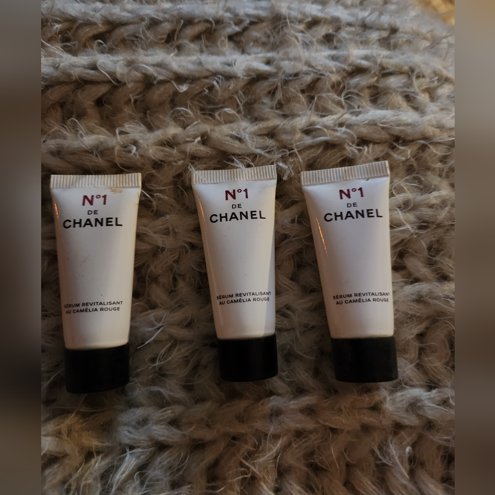 3 tubes of Chanel N°1 DE CHANEL Serum .17 fl oz (.51 fl oz) BRAND NEW NEVER USED